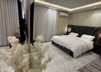 استديو بسرير ماستر وجلسة جانبية 