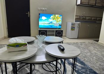 شقة بغرفة نوم وغرفة معيشة 