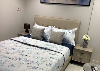 استديو بأثاث مريح وبسيط 