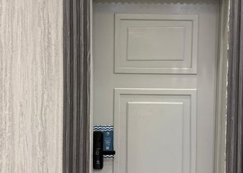 استديو بأثاث مريح وبسيط 