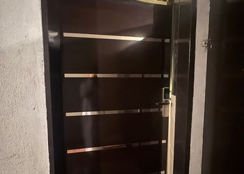 استديو بسرير ماستر وجلسة جانبية 