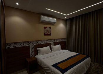 استديو بسرير ماستر وأثاث مريح 