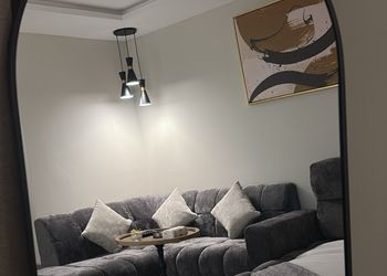 استديو بسرير ماستر وجلسة جانبية 