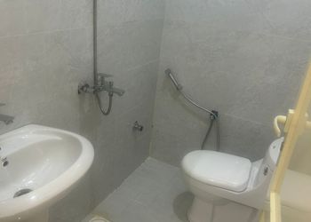 استديو بسرير ماستر وأثاث مريح 