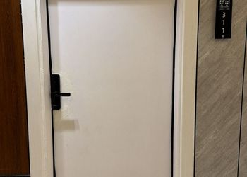 استديو بسرير ماستر وجلسة جانبية