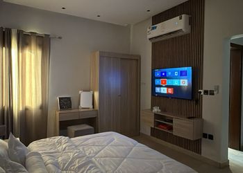 استديو بسرير ماستر