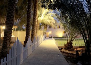 مزرعة بفيلا تراثية مودرن و إسطبل
