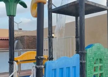 شالية بألعاب اطفال 