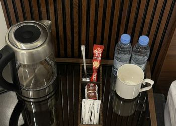 استديو بأثاث مريح وبسيط 