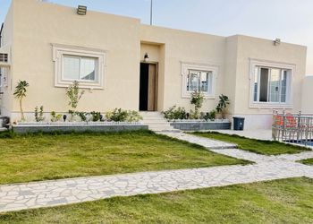استراحة بالعاب مائيةوجلسة خارجية