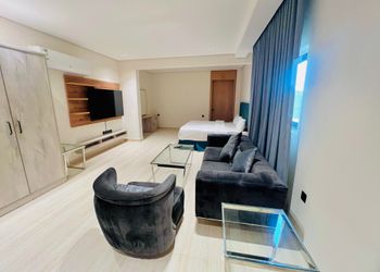 استديو بدخول ذاتي 
