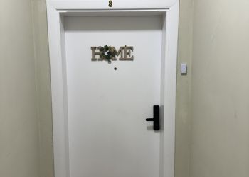 استديو بسرير ماستر وجلسة 