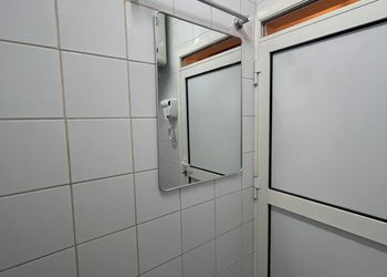 غرفة صغيره هادئه بدخول ذاتي 