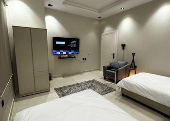 استديو بأثاث مريح وبسيط 