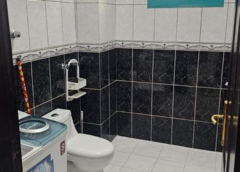 استديو غرفه ب 4 اسره مفرده 