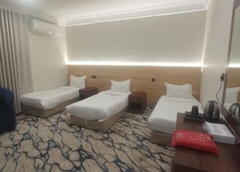 استديو بأثاث مريح وبسيط 