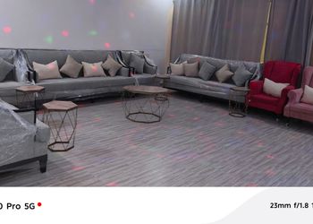 شاليه بمسطح اخضر وجلسة خارجية 