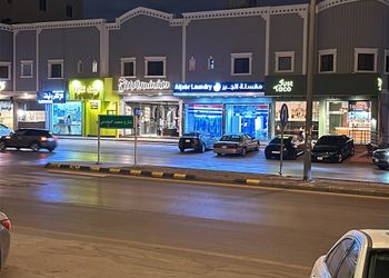 شقة بدخول ذاتي وصالة مريحة 