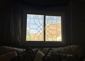 شقة بصالة وغرف نوم
