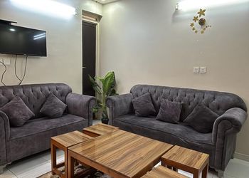 شاليه بجلسة خارجية وألعاب أطفال 