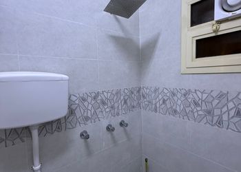 استديو بجلسة جانبية ودخول ذاتي 