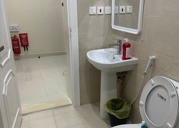 استديو بسرير ماستر وجلسة جانبية