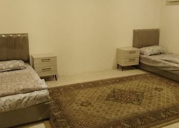 استديو بسرير ماستر وجلسة مريحة 