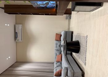 استديو بأثاث مريح وبسيط 