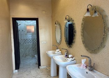 شاليه بألعاب مسبح