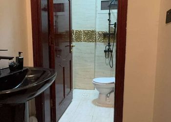 استديو بسرير ماستر وجلسة مريحة 