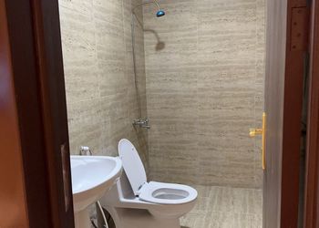استديو بسرير ماستر وجلسة  