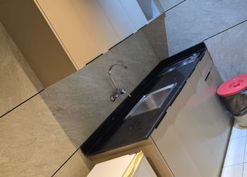 استديو بأثاث مريح وبسيط 