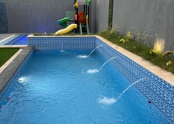شاليه بألعاب مائية ومسبح