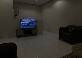 شقة بغرفتين نوم وصالة 