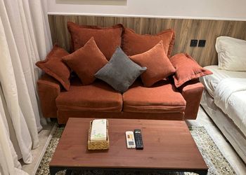 استديو بسرير ماستر وجلسة جانبية