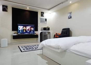 استديو بسرير ماستر