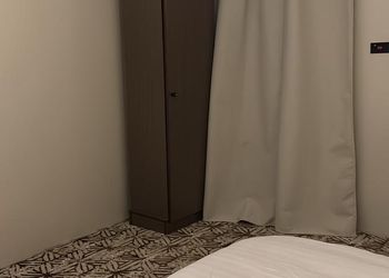شقة بصالة مريحة وغرفتين نوم 