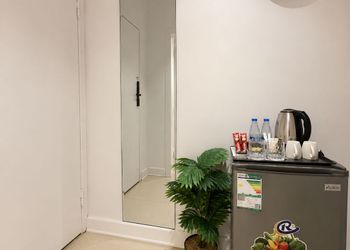 استديو بسرير ماستر وجلسة جانبية