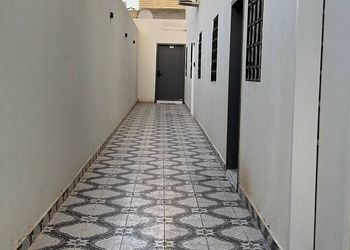 استديو بتصميم مودرن ودخول ذاتي