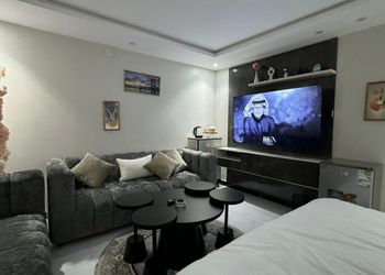 استديو هادئ بسرير ماستر 