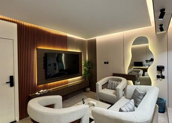استديو هادئ بجلسه ودخول ذاتي