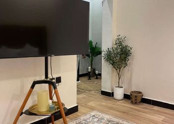 استديو بسرير ماستر وجلسة جانبية