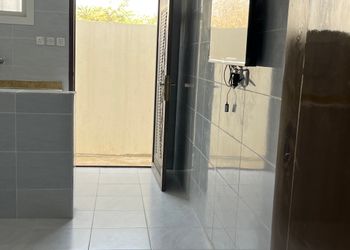 استديو بسريرين مفردة و أثاث مريح