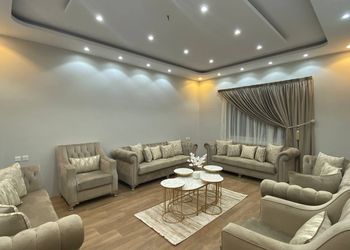 شالية بمجلس مطل على الفناء الخارجي 