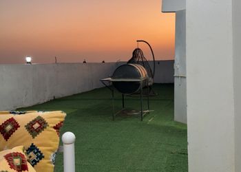 فيلا ببلكونه مطلة على الجبل