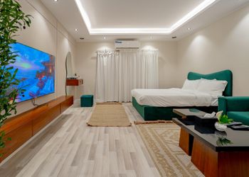 استديو بأثاث مريح وبسيط 