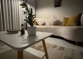 استديو بدخول ذاتي وسرير مريح