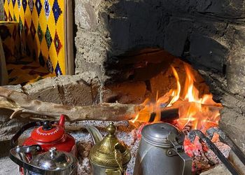 مزرعة بمجلس وفناء خارجي 