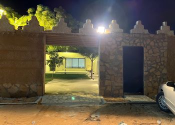 استراحة بمسطحات خضراء