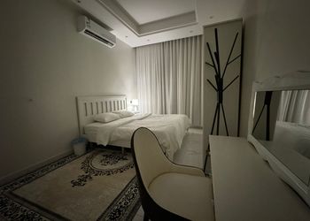 شقة بغرفة نوم وغرفة معيشة